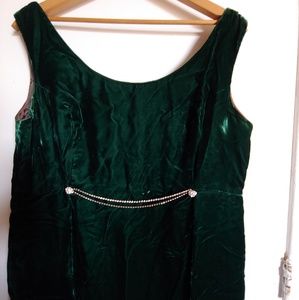 Green velvet gown 🔥LTO🔥